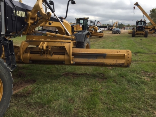 รถเกรด CAT  140M #B9M0xxxx (รถอยู่อเมริกา) รถปี 2009 ชั่วโมงทำงาน 10,112ชม.