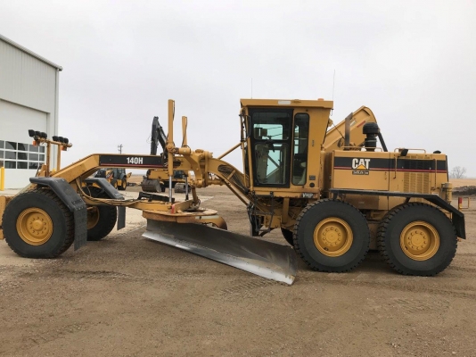 รถเกรด CAT 140H #2ZK025xx สนใจสอบได้ที่ 098-2492100 ภัทร