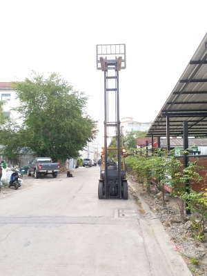 ขายรถยกโฟร์คลิฟท์ยี่ห้อTCM 2.5ตัน ดีเซล เสาสูง5เมตร