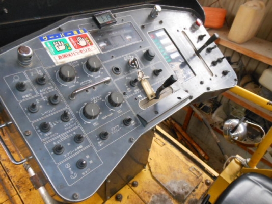 SUMITOMO HA60C(TV)-3 รุ่น3 ล้อแทร็ค 2,800ชม.ใหม่ๆ ใช้งานน้อยๆ สวยมากครับ จากญี่ปุ่น 092-929-9942 ธีรเทพ