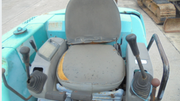 ขาย KOMATSU PC25-1(รุ่น7) คอนโทรลสั้น,หัวกระแทก,บุ้งกี๊ เก่านอก เอกสารอินวอย