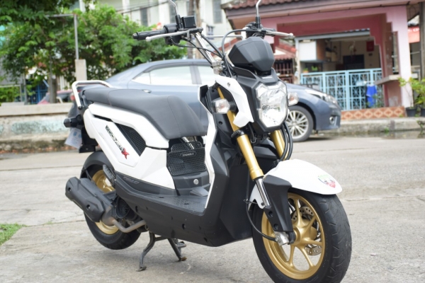 zoomer x ตัวtop คอมบายเบรค รถบ้านมือเดียว สด-ผ่อน รูดบัตรได้