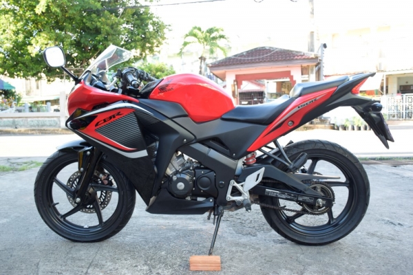 Cbr150i 2015 รถบ้านแท้ มือเดียว สด-ผ่อน รูดบัตรได้ Cbr150i 2015 รถบ้านแท้ มือเดียว สด-ผ่อน รูดบัตรได้