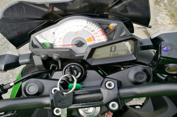 Z300 2015 รถบ้านแท้ เจ้าของคนเดียว มีของแต่ง รูดบัตรได้