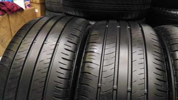 ยาง \% คัดสภาพ Dunlop Enasave EC300+  225 50 17 ผลิตปี 2016 ยางสวยทุกเส้น ดอกหนาๆ เนื้อนิ่มๆ  ขายถูก 4 เส้น  4,900.- NET *** ใส่ถ่วงฟรี รับบัตรเครดิต ส่งทั่วไทยค่ะ