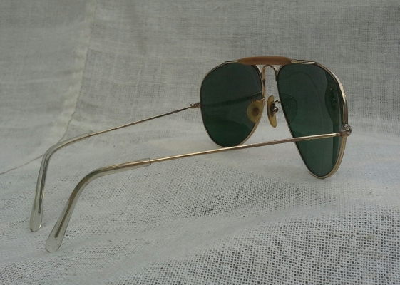 แว่นตาเฟรนช์โกลฟิลด์ 14 K ยุค '60s โมเดลคานหุ้มงา 'หยดน้ำตา - ผู้ชายกลางแจ้ง' หายาก ! แว่นตาเฟรนช์โกลฟิลด์ 14 K ยุค '60s โมเดลคานหุ้มงา 'หยดน้ำตา - ผู้ชายกลางแจ้ง' หายาก !