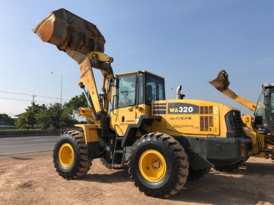 ขายรถตักล้อยาง KOMATSU WA320-5 แขนยาวพิเศษ รถนอกนำเข้าเองจากญี่ปุ่น สภาพสวยพร้อมใช้งาน มีVDOการทำงานครับ