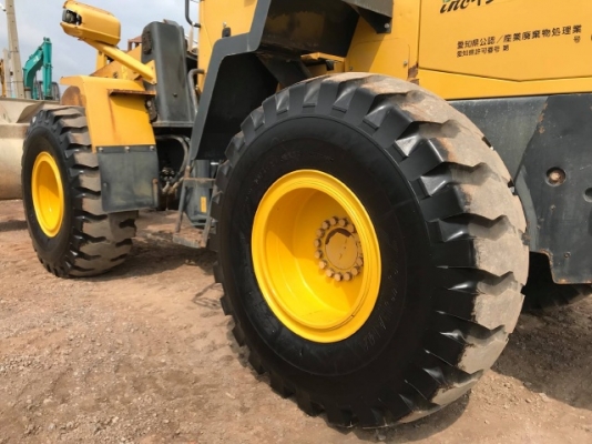 ขายรถตักล้อยาง KOMATSU WA320-5 แขนยาวพิเศษ รถนอกนำเข้าเองจากญี่ปุ่น สภาพสวยพร้อมใช้งาน มีVDOการทำงานครับ