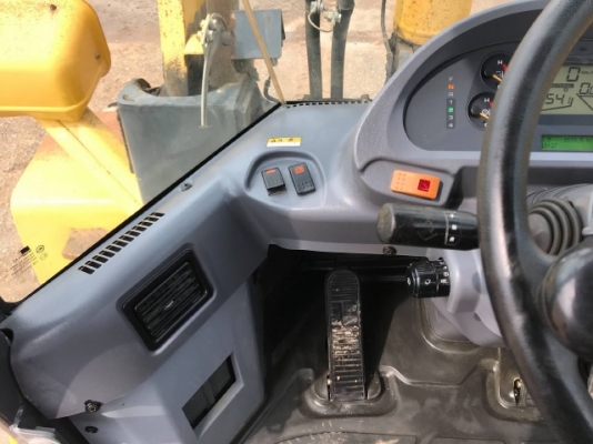 ขายรถตักล้อยาง KOMATSU WA320-5 แขนยาวพิเศษ รถนอกนำเข้าเองจากญี่ปุ่น สภาพสวยพร้อมใช้งาน มีVDOการทำงานครับ