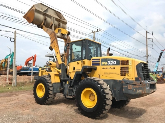 ขายรถตักล้อยาง KOMATSU WA320-5 แขนยาวพิเศษ รถนอกนำเข้าเองจากญี่ปุ่น สภาพสวยพร้อมใช้งาน มีVDOการทำงานครับ