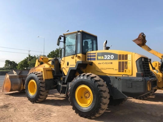 ขายรถตักล้อยาง KOMATSU WA320-5 แขนยาวพิเศษ รถนอกนำเข้าเองจากญี่ปุ่น สภาพสวยพร้อมใช้งาน มีVDOการทำงานครับ