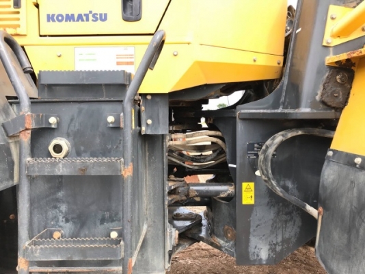 ขายรถตักล้อยาง KOMATSU WA320-5 แขนยาวพิเศษ รถนอกนำเข้าเองจากญี่ปุ่น สภาพสวยพร้อมใช้งาน มีVDOการทำงานครับ