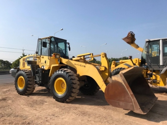 ขายรถตักล้อยาง KOMATSU WA320-5 แขนยาวพิเศษ รถนอกนำเข้าเองจากญี่ปุ่น สภาพสวยพร้อมใช้งาน มีVDOการทำงานครับ