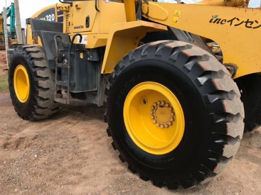 ขายรถตักล้อยาง KOMATSU WA320-5 แขนยาวพิเศษ รถนอกนำเข้าเองจากญี่ปุ่น สภาพสวยพร้อมใช้งาน มีVDOการทำงานครับ
