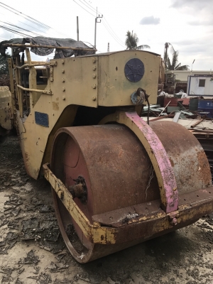 ขายด่วน รถบด 7ตัน ยี่ห้อ henschel เหล้กหน้าหลัง เครือง อีสุ  สนใจจะเอาไปปั้น ขายตามสภาพ ขาย 130000