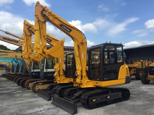 ด่วน!!เลยค่ะ รถขุดดินตีนตะขาบยี่ห้อ LOVOL รุ่น FR60E ขนาดเล็ก มีประสิทธิภาพสูง ประหยัดเชื้อเพลิง พร้อมใช้งาน