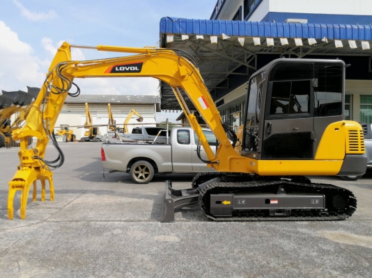 ใหม่!!!พิเศษค่ะ รถขุดดินตีนตะขาบแบบหัวคลีบ ยี่ห้อ LOVOL รุ่น FR60E ขนาดเล็กกระทัดรัด สภาพสวยพรอมใช้งานไม่เคยใช้งานในไทยมาก่อนค่ะ