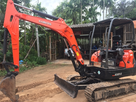 รถแมคโครคูโบค้า สี่เสา 91-3ราคา450000บาทส่งฟรี300 ก. ม ทะเบียนพร้อม สนใจ โทร 081-365-5997 อำพร พาเจริญ (มีค้าแนะนำ5000ถ้ามาจากเฟสใครแจ้งทางร้านด้ายนะครับ) ต. วังบัว อ. คลองขลุงจ.กำแพงเพชร ดูสินค้าเพิ่มเติมได้ที่  (http://buasorn.truck2hand.com)