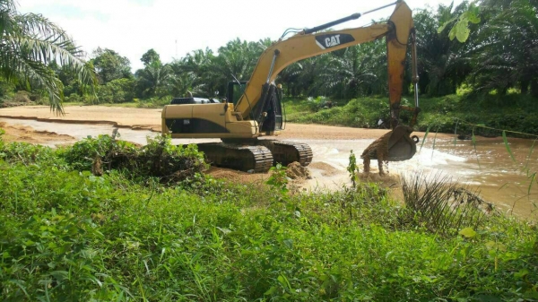 ขายรถแบคโฮ (เจ้าของขายเอง) รุ่น cat 315 D ใช้งาน 6,000 ชม. สภาพใช้งานได้ดี มีวิทยุ พร้อมแอร์ รถเช็คศ