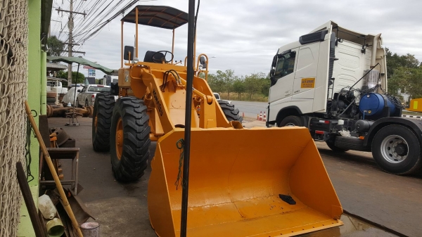 ขาย รถตัก KOMATSU JH30 เช็คใหม่ทั้งคัน พร้อมใช้งาน ยางใหม่ ต่อแขนเรียบร้อยแล้ว