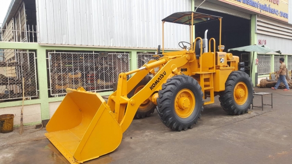 ขาย รถตัก KOMATSU JH30 เช็คใหม่ทั้งคัน พร้อมใช้งาน ยางใหม่ ต่อแขนเรียบร้อยแล้ว