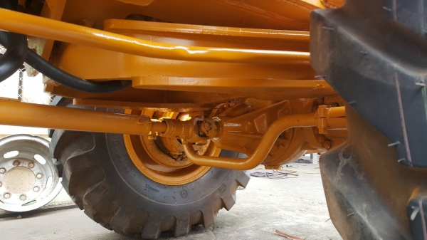 ขาย รถตัก KOMATSU JH30 เช็คใหม่ทั้งคัน พร้อมใช้งาน ยางใหม่ ต่อแขนเรียบร้อยแล้ว