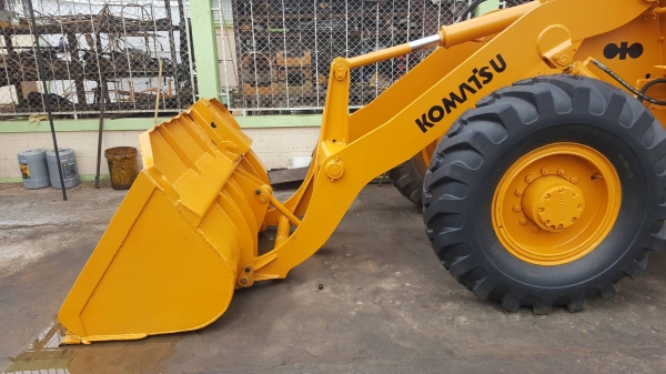 ขาย รถตัก KOMATSU JH30 เช็คใหม่ทั้งคัน พร้อมใช้งาน ยางใหม่ ต่อแขนเรียบร้อยแล้ว
