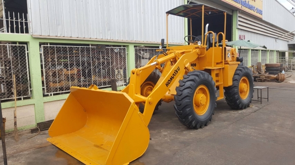 ขาย รถตัก KOMATSU JH30 เช็คใหม่ทั้งคัน พร้อมใช้งาน ยางใหม่ ต่อแขนเรียบร้อยแล้ว