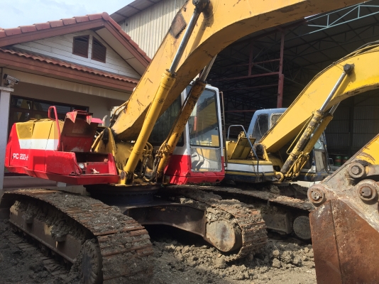 ขายkomatsu pc200-5 คอลโทลสั้น