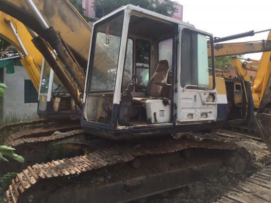 ขายkomatsu pc200-5