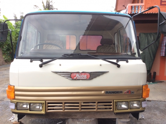 ขาย หัวสิบล้อ ฮีโน่ F18 สีทำใหม่ อุปกรณ์ครบ มีขาดีดหน้า-ขาคำ้หลัง ยกใส่ได้เลย