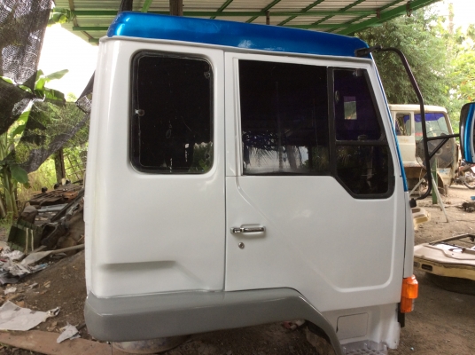 ขาย หัวสิบล้อ มิตซู เฉินหลง ทำสีใหม่ สภาพสวยๆ มีขาดีดหน้า เท้าหยียบทิฟฟี่ เบาะใหม่ภายในเต็ม ยกใส่ได้เลย ขาย หัวสิบล้อ มิตซู เฉินหลง ทำสีใหม่ สภาพสวยๆ มีขาดีดหน้า เท้าหยียบทิฟฟี่ เบาะใหม่ภายในเต็ม ยกใส่ได้เลย