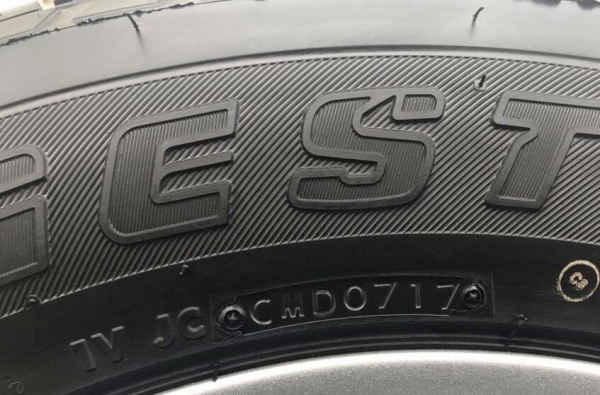 แม็กป้ายแดง ISUZU D-MAX BLUE POWER ขอบ 18 พร้อมยางป้ายแดง Bridgestone 255-60-18 ปี 17