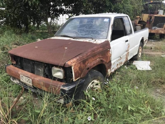 มี 3 ขายเหมา 49,000 บาท (มีทะเบียน ม.89) 1.MAZDA. มีเครื่องเกียร์ครบ อีก 2 คัน ไม่มีเครื่อง. (อย่างอ