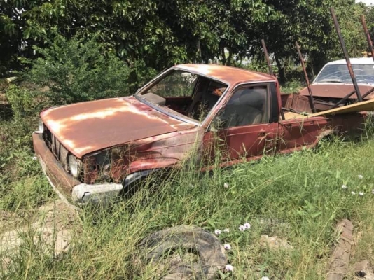 มี 3 ขายเหมา 49,000 บาท (มีทะเบียน ม.89) 1.MAZDA. มีเครื่องเกียร์ครบ อีก 2 คัน ไม่มีเครื่อง. (อย่างอ