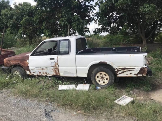 มี 3 ขายเหมา 49,000 บาท (มีทะเบียน ม.89) 1.MAZDA. มีเครื่องเกียร์ครบ อีก 2 คัน ไม่มีเครื่อง. (อย่างอ