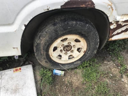 มี 3 ขายเหมา 49,000 บาท (มีทะเบียน ม.89) 1.MAZDA. มีเครื่องเกียร์ครบ อีก 2 คัน ไม่มีเครื่อง. (อย่างอ