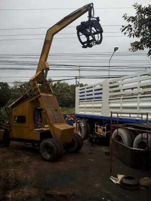 ขายรถคีบเอาไว้ร้านของเก่าหรือไม้และอ้อย ราคา240000 ครับ