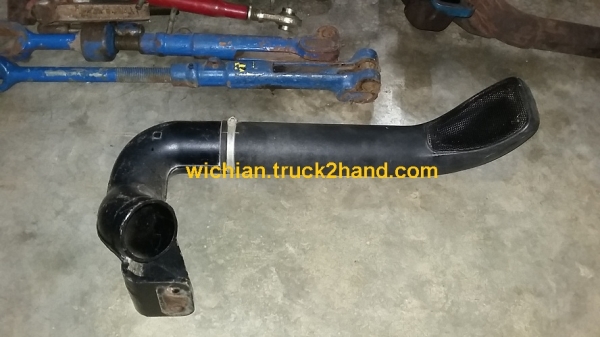 ขายแล้ว ท่ออากสาศพร้อมหัวสน็อกเกิล รถไถนิวฮอลแลนด์ TS90-TS120 แท้ติดรถเก่านอกสวยมาก