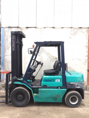 ขายด่วนน โคตรถูกก!! KOMATSU รุ่น 11 FD25 เสา 5.5 เมตร เกียร์ Manual