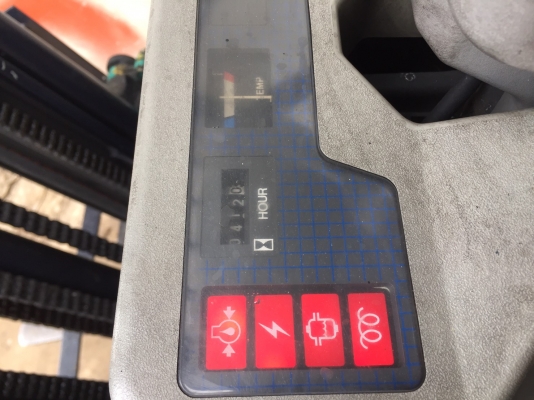 ขายด่วนน โคตรถูกก!! KOMATSU รุ่น 11 FD25 เสา 5.5 เมตร เกียร์ Manual