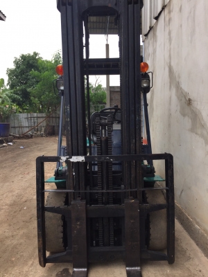 ขายด่วนน โคตรถูกก!! KOMATSU รุ่น 11 FD25 เสา 5.5 เมตร เกียร์ Manual