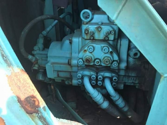 ขายรถขุดนำเข้าจากประเทศญี่ปุ่น kobelco sk 100 super มีใบมีดดัน สนใจติดต่อสอบถาม 092-3309229 อีด