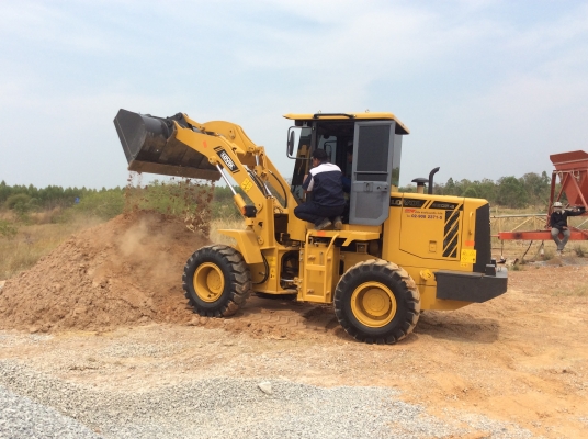 ด่วน!!!รถตักล้อยางยี่ห้อ LOVOL รุ่น FL920F-II STD  ชนิดแขนสั้น สภาพสวย พร้อมใช้งานไม่เคยใช้งานในไทยมาก่อน