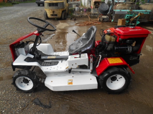 รถตัดหญ้า WADO NRM-13K 13 แรง พร้อมใช้งาน รถตัดหญ้า WADO NRM-13K 13 แรง พร้อมใช้งาน