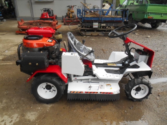 รถตัดหญ้า WADO NRM-13K 13 แรง พร้อมใช้งาน รถตัดหญ้า WADO NRM-13K 13 แรง พร้อมใช้งาน