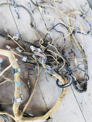 ขายชุดสายไฟ CAT320B สวยๆ