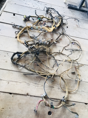 ขายชุดสายไฟ CAT320B สวยๆ