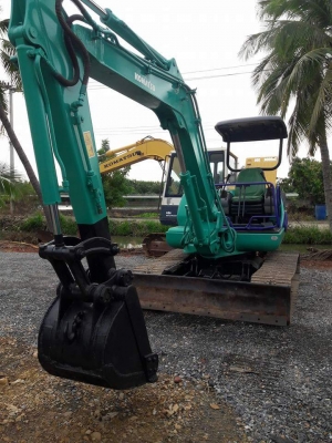 ขายKOMATSU PC40-7  เก่าญี่ปุ่นแท้  มีลายแย๊ก  4,XXX  ชั่วโมง  ตรวจเช็คระบบ  พร้อมใช้  โทร 089-3818694  ดวงนภา