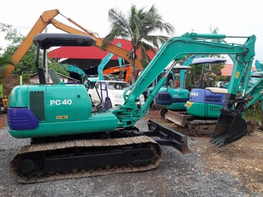 ขายKOMATSU PC40-7  เก่าญี่ปุ่นแท้  มีลายแย๊ก  4,XXX  ชั่วโมง  ตรวจเช็คระบบ  พร้อมใช้  โทร 089-3818694  ดวงนภา